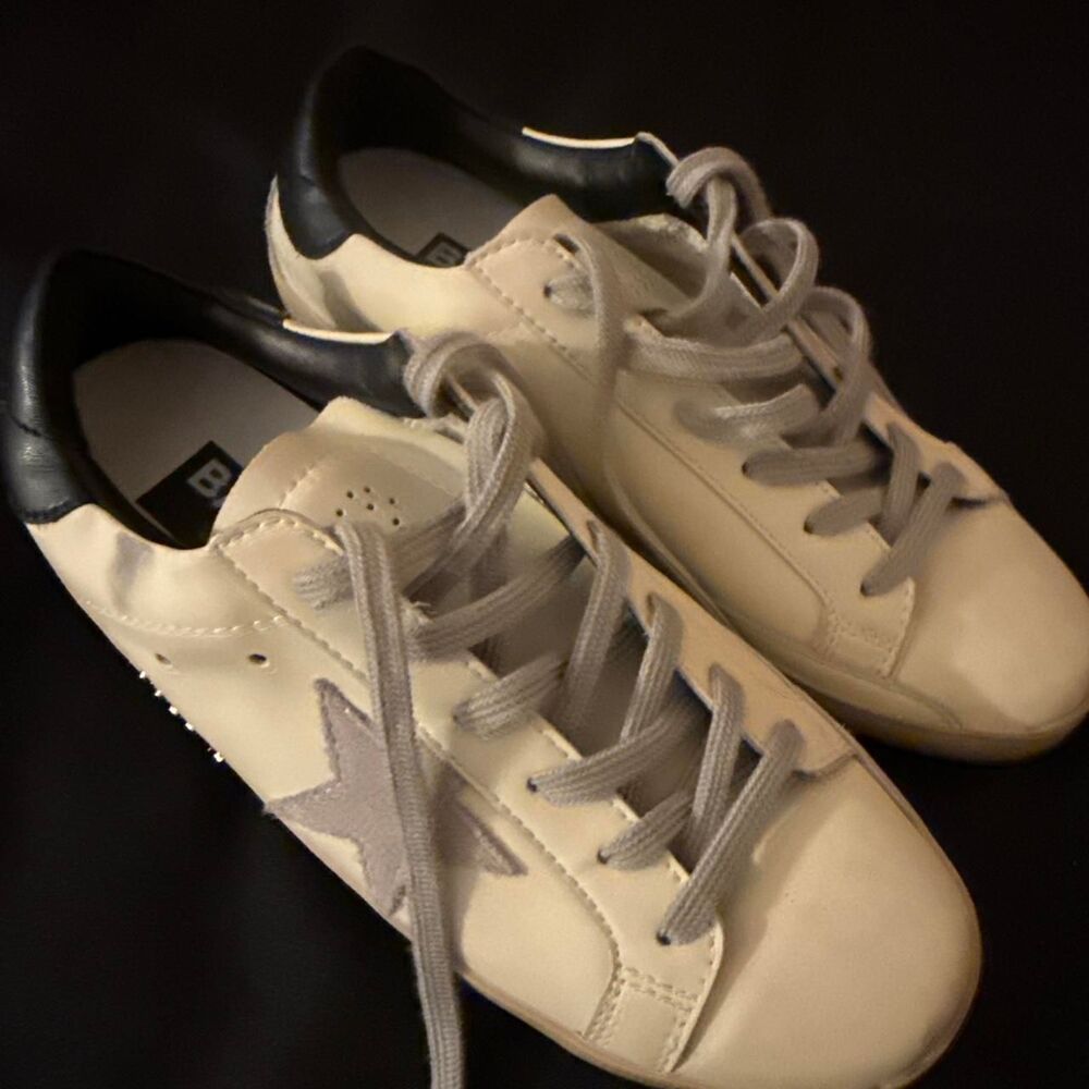 Unbranded Women's White and Cream Trainers